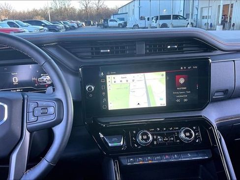 Used 2025 GMC Sierra 1500 AT4 w/ AT4 Premium Package AWD/4WD image 10