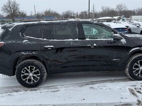 Used 2024 GMC Acadia AT4 w/ Luxury Package image 8