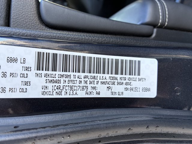 Used 2014 Jeep Grand Cherokee Overland AWD/4WD image 15