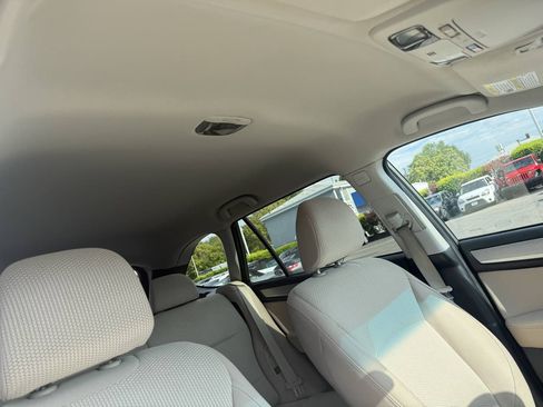 Used 2018 Subaru Outback 2.5i Premium AWD/4WD image 21