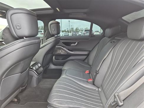 Used 2022 Mercedes-Benz S 500 S 500 4D Sedan image 22