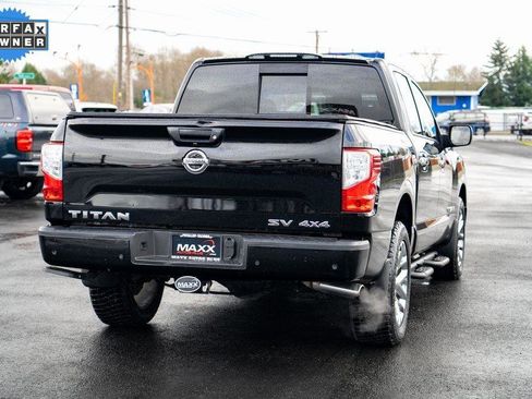 Used 2021 Nissan Titan SV w/ SV Convenience Package image 9