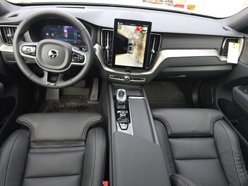 New 2026 Volvo XC60 B5 Ultra w/ Climate Package image 21