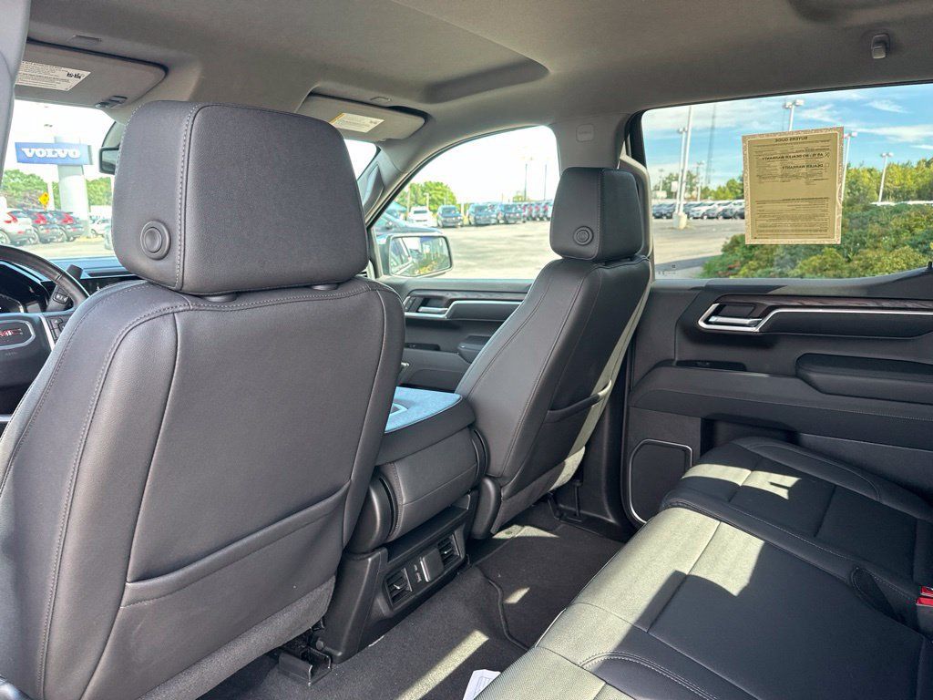 Used 2026 GMC Sierra 1500 SLT AWD/4WD image 32