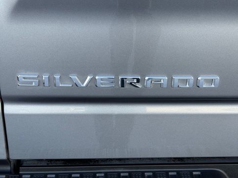 Used 2022 Chevrolet Silverado 1500 LT image 13