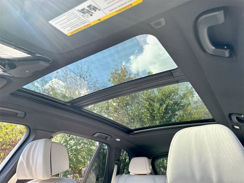 Used 2021 BMW X5 M50i w/ Executive Package image 26