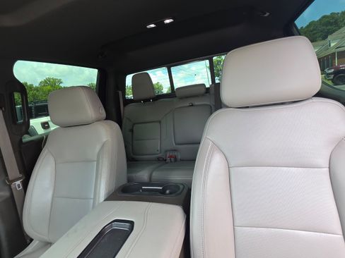 Used 2019 GMC Sierra 1500 SLT w/ SLT Premium Plus Package AWD/4WD image 19