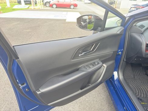 Used 2025 Toyota Prius Plug-In Hybrid image 6