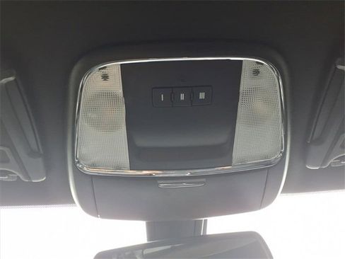 Used 2017 Dodge Charger SXT image 30