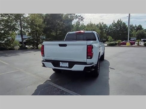 Used 2024 Chevrolet Colorado LT w/ LT Convenience Package image 30