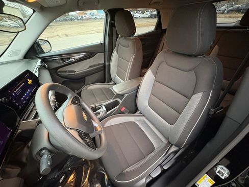 Used 2025 Chevrolet TrailBlazer LT image 34