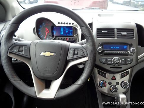 Used 2013 Chevrolet Sonic LT w/ Wheels and Fog Lamp Package FWD image 9
