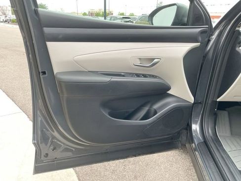 Used 2025 Hyundai Tucson SE image 8