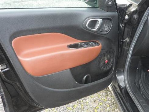 Used 2014 FIAT 500L Trekking w/ Popular Equipment Group image 19