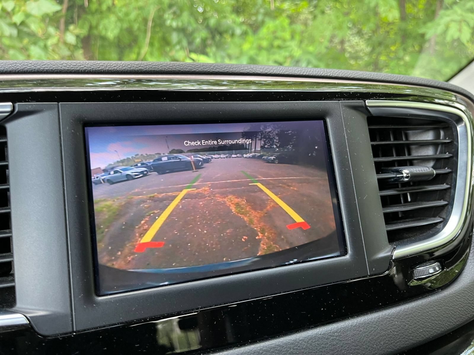 Used 2024 Chrysler Voyager LX FWD image 29