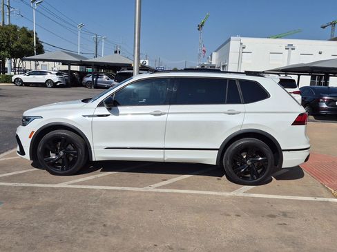 Certified 2023 Volkswagen Tiguan SE R-Line FWD image 8