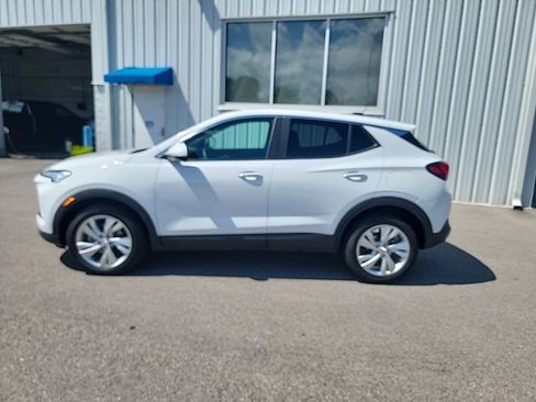 Used 2026 Buick Encore GX Preferred FWD image 2