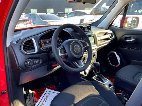 Used 2021 Jeep Renegade Latitude w/ Sun & Sound Group AWD/4WD image 14