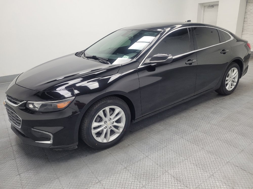 Used 2017 Chevrolet Malibu LT FWD image 2