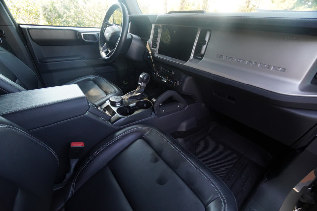 Used 2025 Ford Bronco Outer Banks w/ Sasquatch Package AWD/4WD image 19