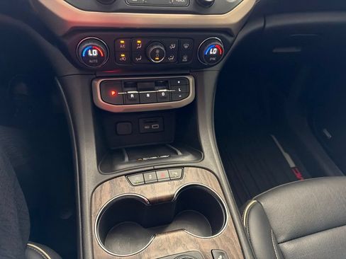 Used 2023 GMC Acadia Denali w/ Black Diamond Edition FWD image 16