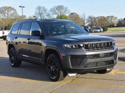 New 2026 Jeep Grand Cherokee L 4WD image 3