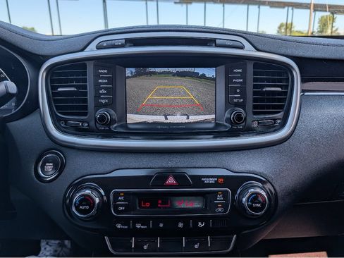 Used 2019 Kia Sorento EX FWD image 25