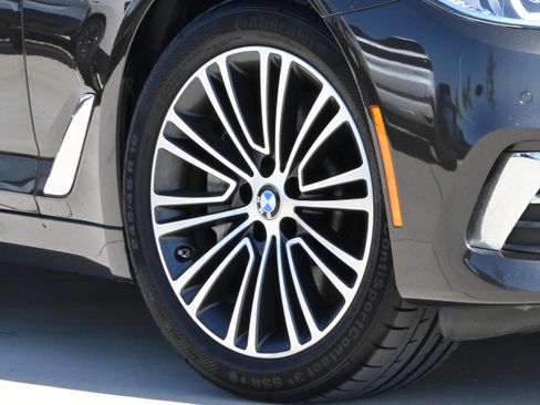 Used 2019 BMW 540i xDrive w/ Convenience Package image 11