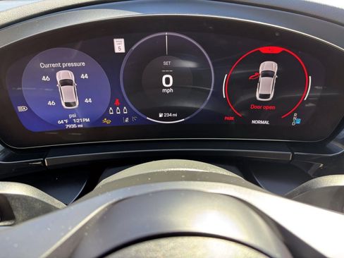 Used 2024 Porsche Macan 4 Electric image 30