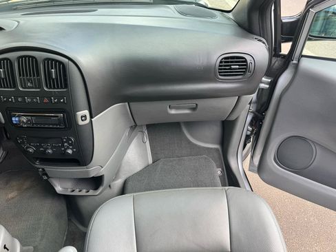 Used 2004 Dodge Grand Caravan SXT w/ Premium Group FWD image 23