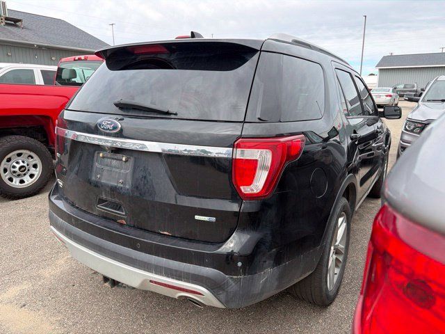 Used 2016 Ford Explorer XLT w/ Equipment Group 202A AWD/4WD image 6