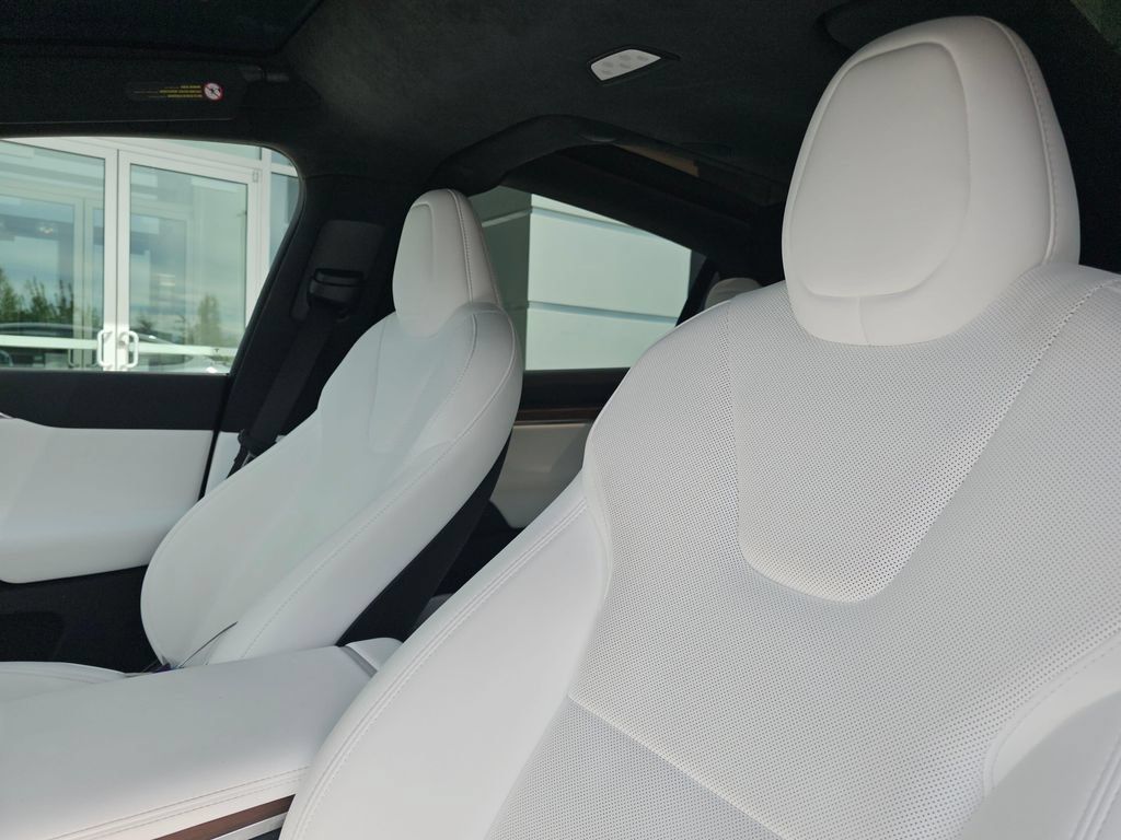 Used 2024 Tesla Model X AWD/4WD image 25