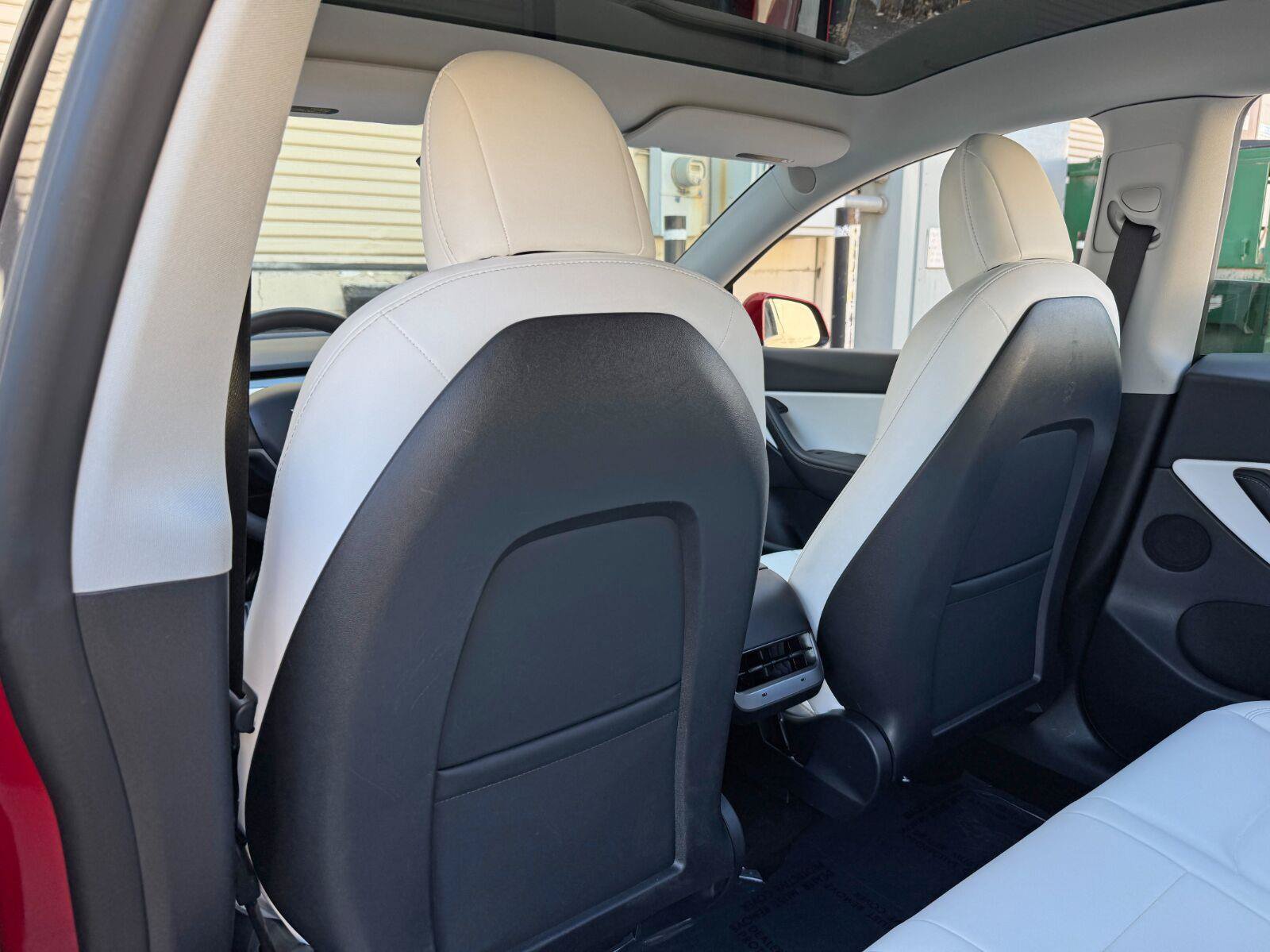 Used 2022 Tesla Model Y Performance AWD/4WD image 34