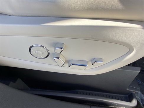 Used 2020 Lincoln Nautilus Reserve w/ Equipment Group 202A image 20