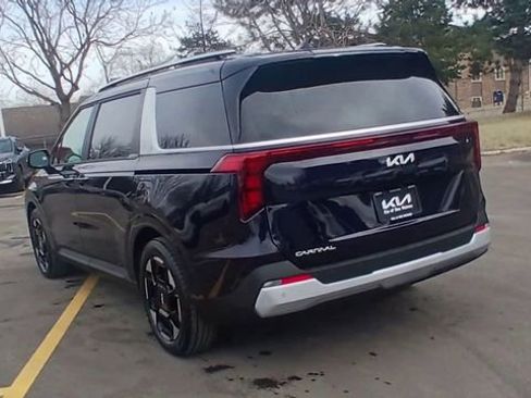 New 2026 Kia Carnival EX image 9