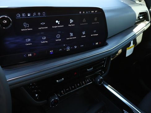 New 2026 Chevrolet Suburban LS image 16