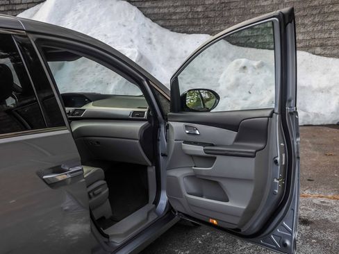 Used 2017 Honda Odyssey Touring image 15