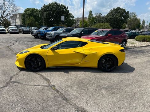 Used 2025 Chevrolet Corvette E-Ray AWD/4WD image 4