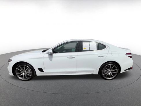 Used 2025 Genesis G70 2.5T image 9