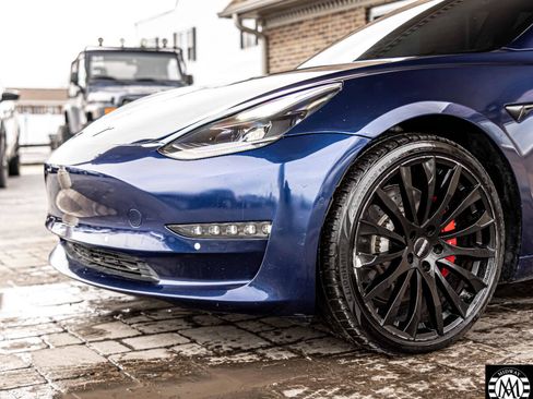Used 2021 Tesla Model 3 Performance image 5