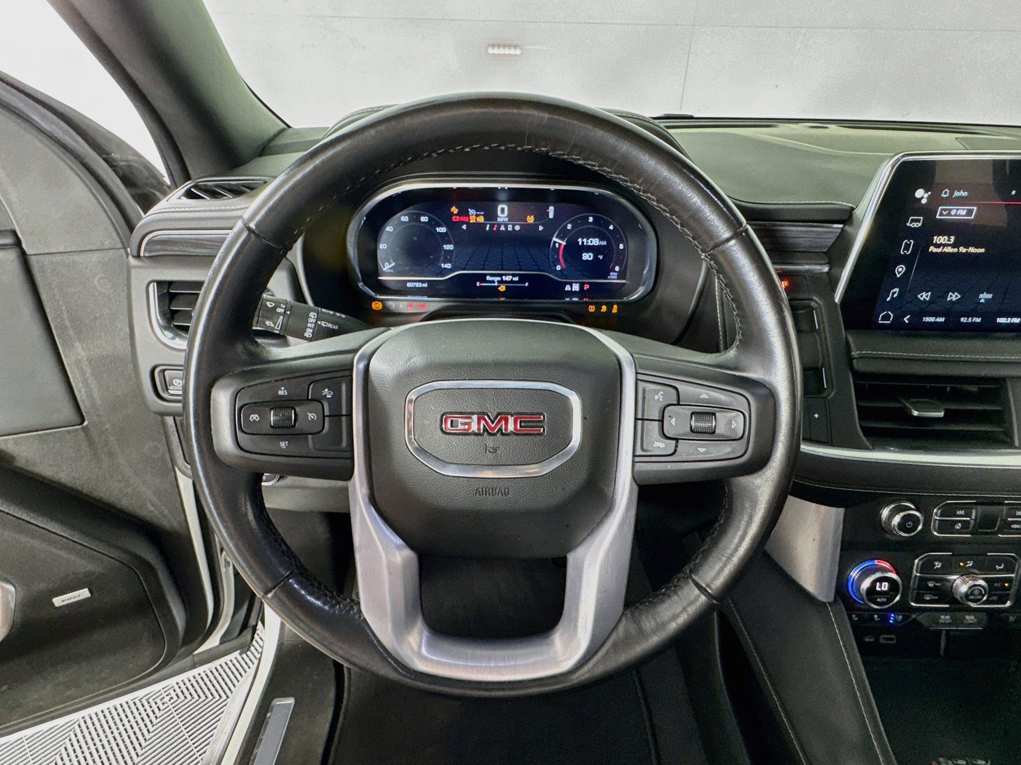 Used 2023 GMC Yukon SLT AWD/4WD image 12