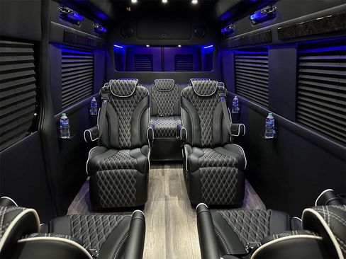 Used 2024 Mercedes-Benz Sprinter 3500 image 22