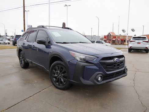 Used 2023 Subaru Outback Onyx Edition XT image 2