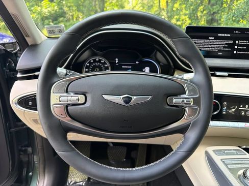 Used 2023 Genesis GV70 2.5T w/ Select Package AWD/4WD image 21