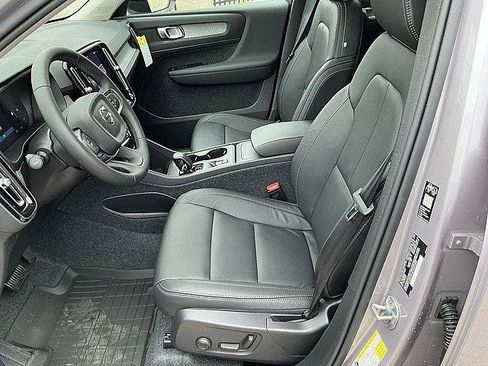 New 2026 Volvo XC40 B5 Core w/ Climate Package AWD/4WD image 13