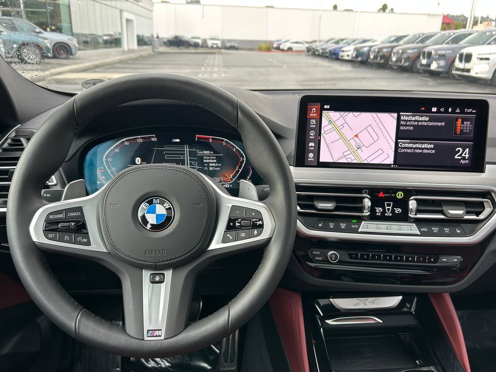 Used 2025 BMW X4 xDrive30i w/ M Sport Package AWD/4WD image 17