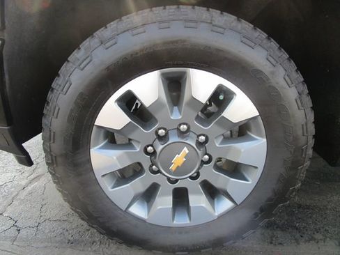 Certified 2024 Chevrolet Silverado 2500 Custom w/ Custom Convenience Package image 2