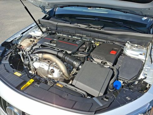 Used 2022 Mercedes-Benz GLB 35 AMG 4MATIC image 31