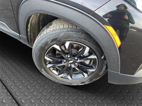 Used 2023 Chevrolet TrailBlazer LT image 32