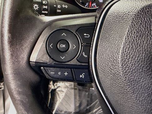 Used 2019 Toyota RAV4 XLE Premium FWD image 14